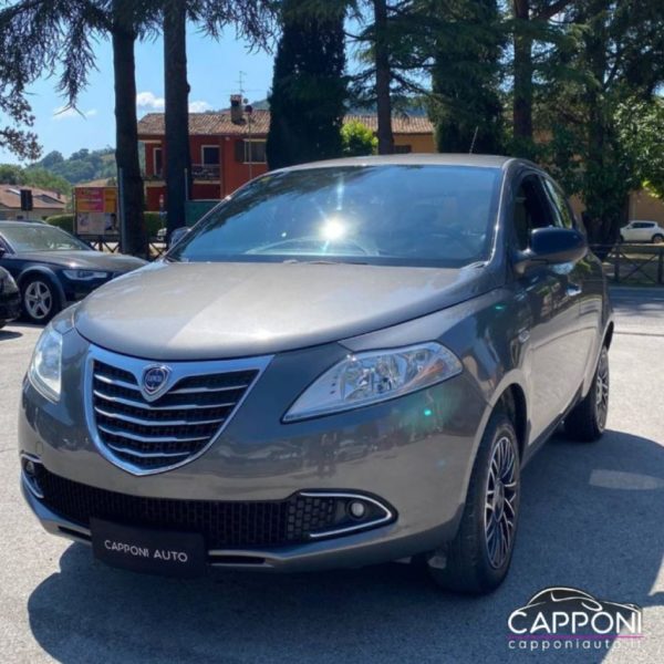 LANCIA Ypsilon - 0.9 - OK NEOPATENTATI