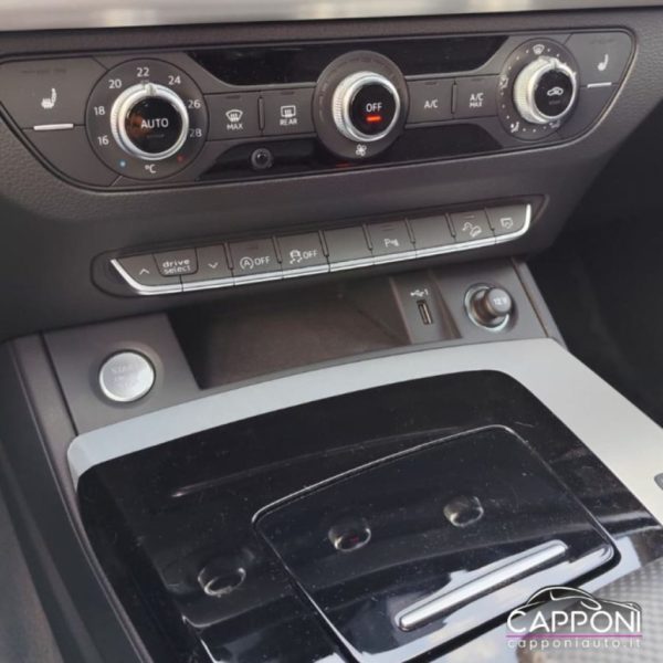 AUDI Q5 - 40 TDI quattro S line Sportback - immagine 11