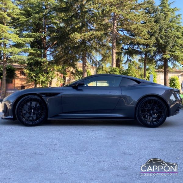 ASTON MARTIN DB12 - V8 Coupé