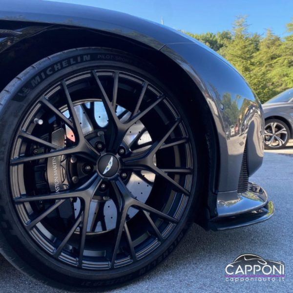 ASTON MARTIN DB12 - V8 Coupé - immagine 8