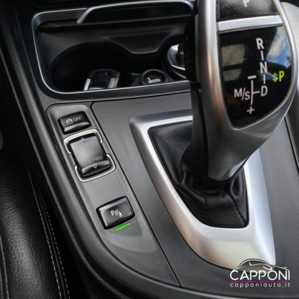 BMW 320 - d xDrive Luxury - immagine 26
