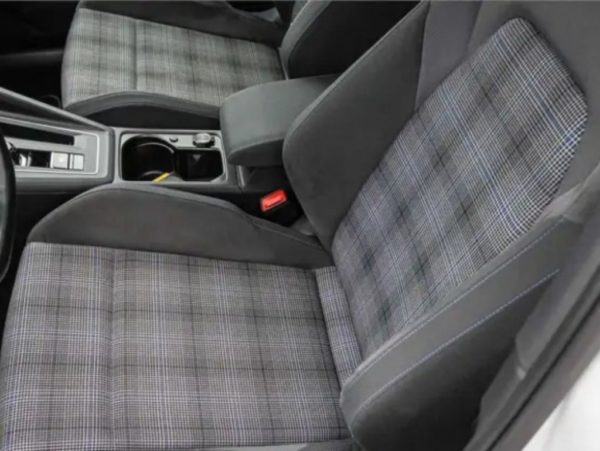 VOLKSWAGEN Golf - 1.5 eTSI 150 CV - immagine 4