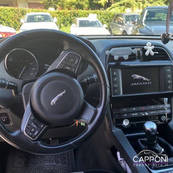 JAGUAR F-Pace - 2.0 180 CV AWD P D2 - immagine 13